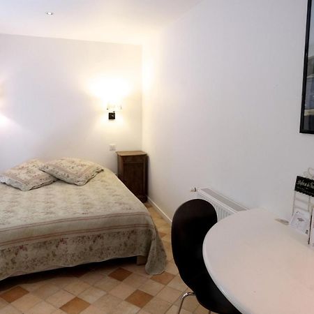 Le 3 Rue Grande Bed & Breakfast Moret-sur-Loing Dış mekan fotoğraf