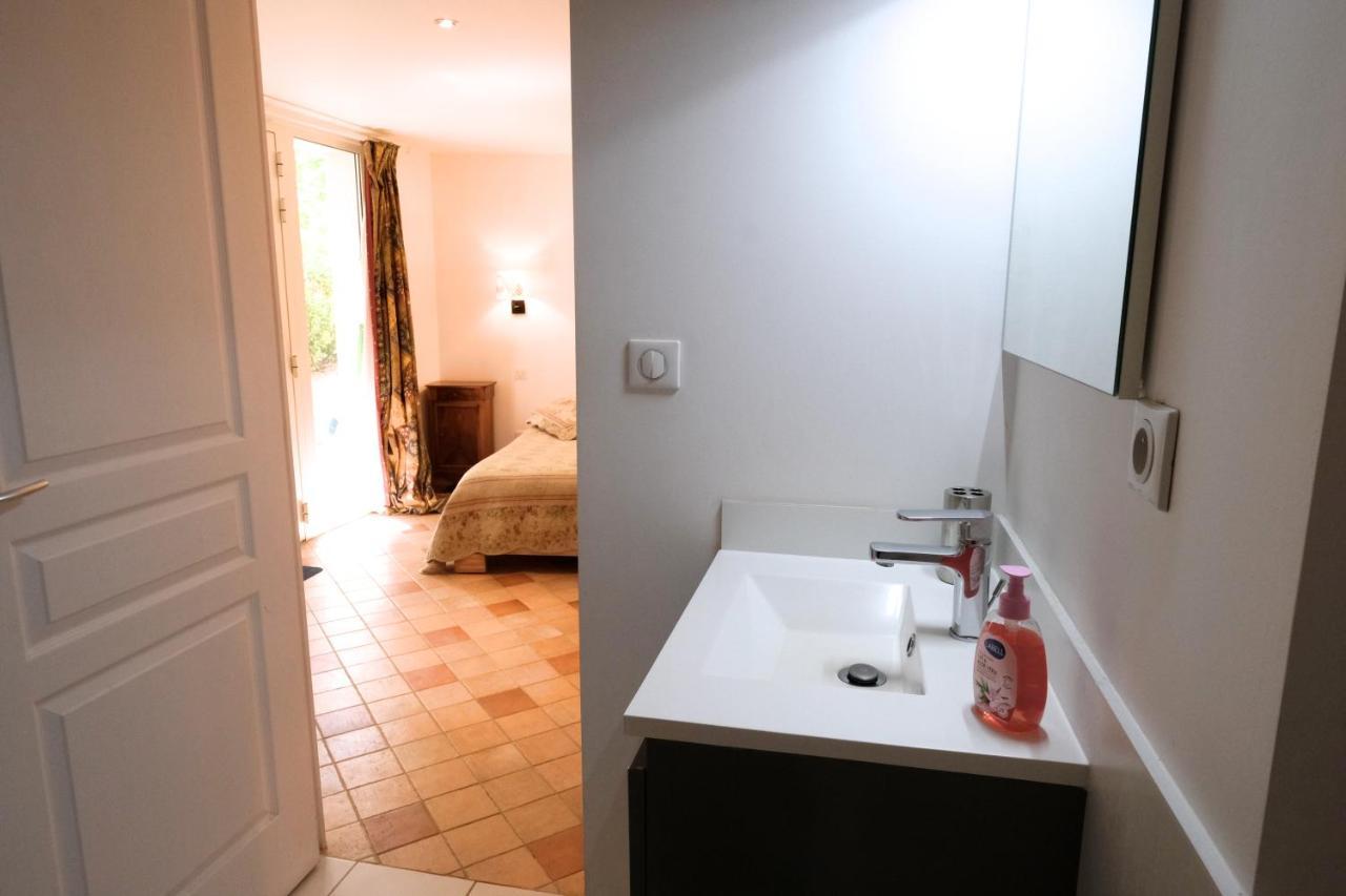 Le 3 Rue Grande Bed & Breakfast Moret-sur-Loing Dış mekan fotoğraf