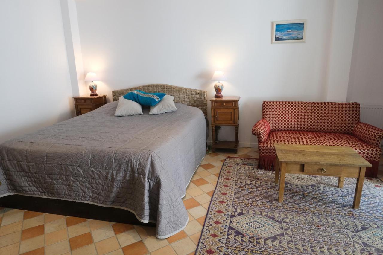 Le 3 Rue Grande Bed & Breakfast Moret-sur-Loing Dış mekan fotoğraf