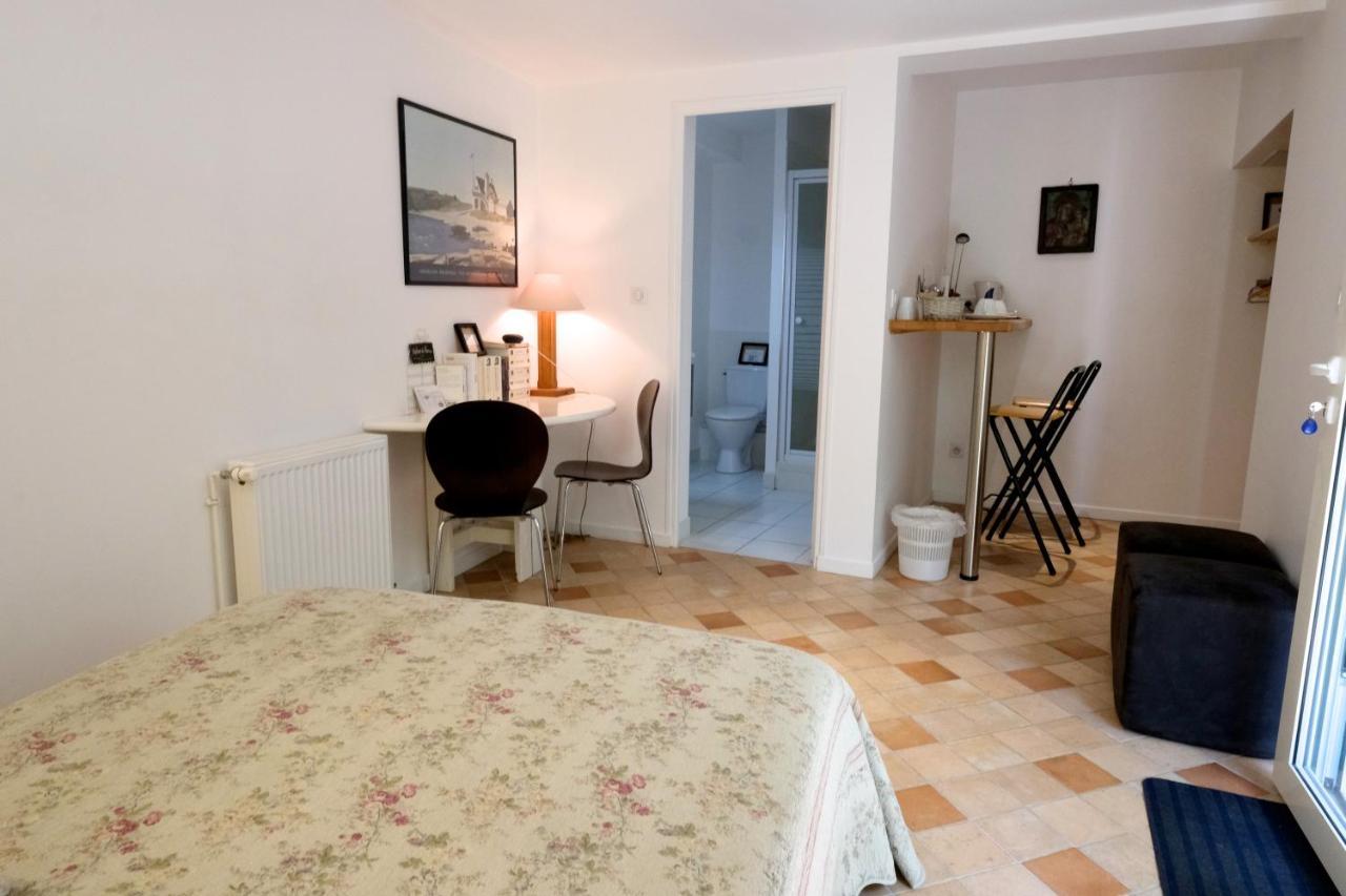 Le 3 Rue Grande Bed & Breakfast Moret-sur-Loing Dış mekan fotoğraf