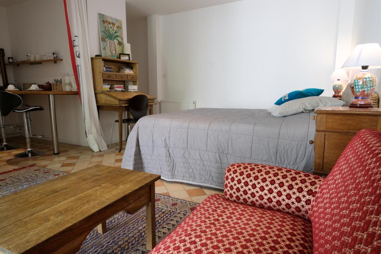Le 3 Rue Grande Bed & Breakfast Moret-sur-Loing Dış mekan fotoğraf