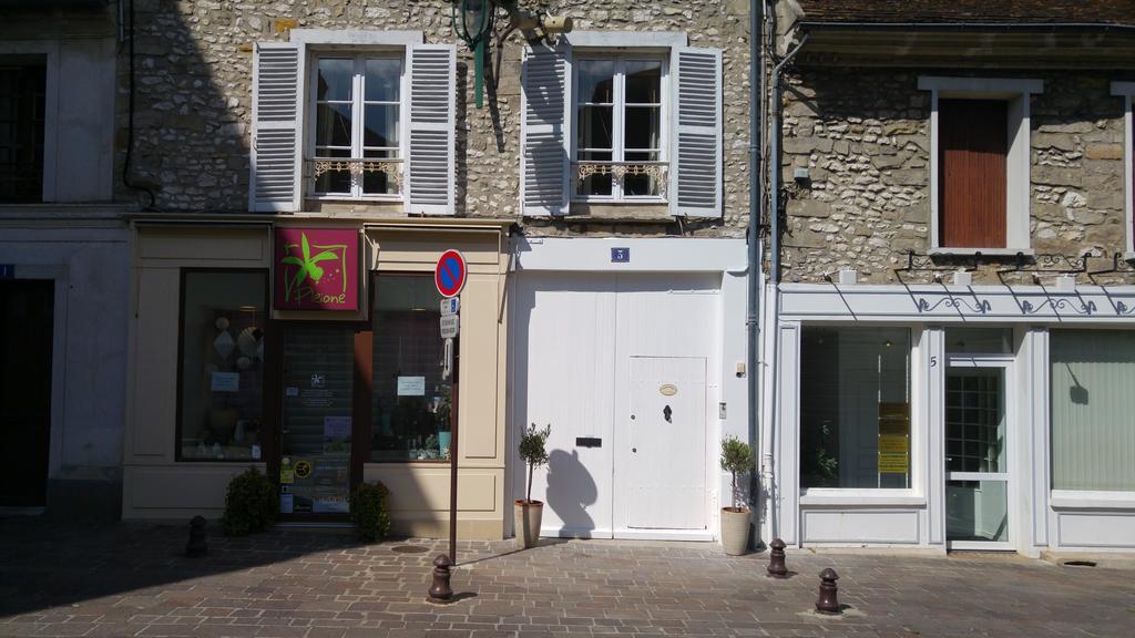 Le 3 Rue Grande Bed & Breakfast Moret-sur-Loing Dış mekan fotoğraf