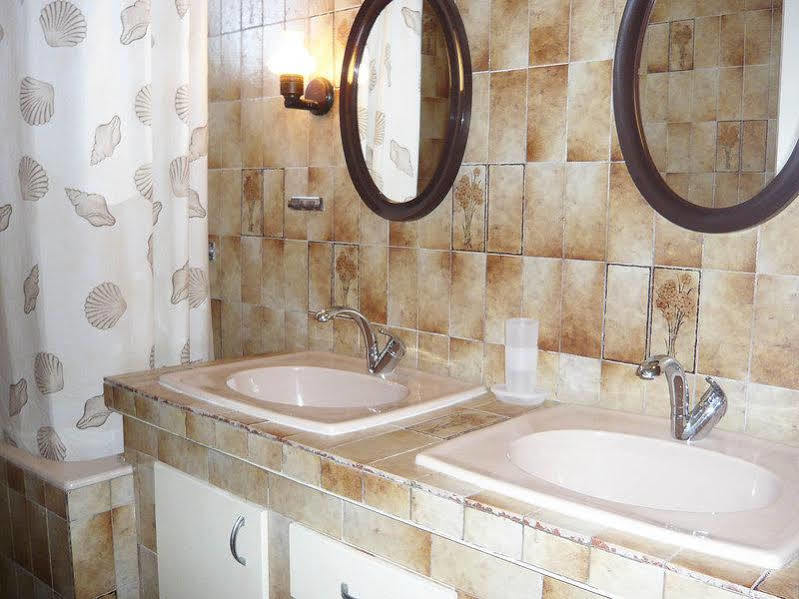 Le 3 Rue Grande Bed & Breakfast Moret-sur-Loing Dış mekan fotoğraf